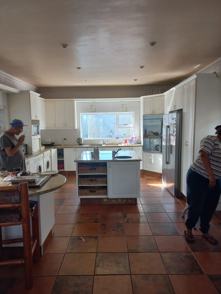 4 Bedroom Property for Sale in Pelican Heights Western Cape